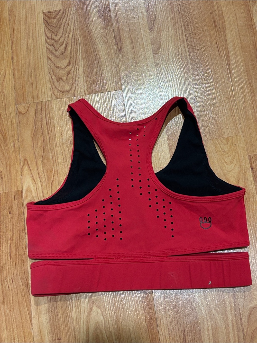 Cutout Active Sports Bra in Red - Picture 5 of 7